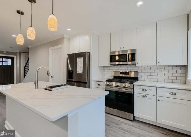 Property at 621 Ponca St, Baltimore, MD 21224, 3 beds, 2 baths