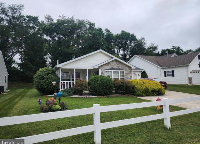 Property at 22 Lantern Ln, Shippensburg, PA 17257, 2 beds, 2 baths