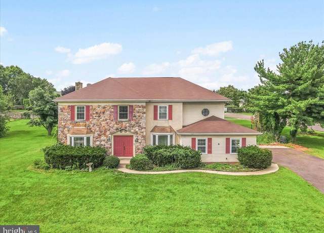 Property at 906 River View Cir, Phoenixville, PA 19460, 4 beds, 2.5 baths