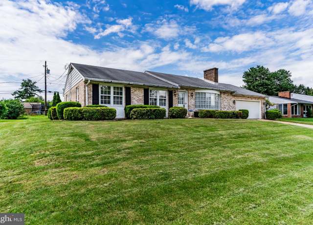 Property at 640 Maria Dr, Harrisburg, PA 17109, 3 beds, 3 baths