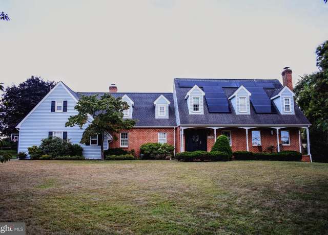 Property at 2242 Scotland Rd, Chambersburg, PA 17201, 5 beds, 2.5 baths