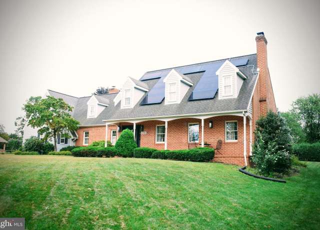 Property at 2242 Scotland Rd, Chambersburg, PA 17201, 5 beds, 2.5 baths