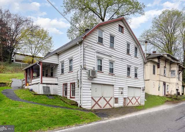 Property at 15-17 Locust St, Duncannon, PA 17020, 4 beds, 2 baths