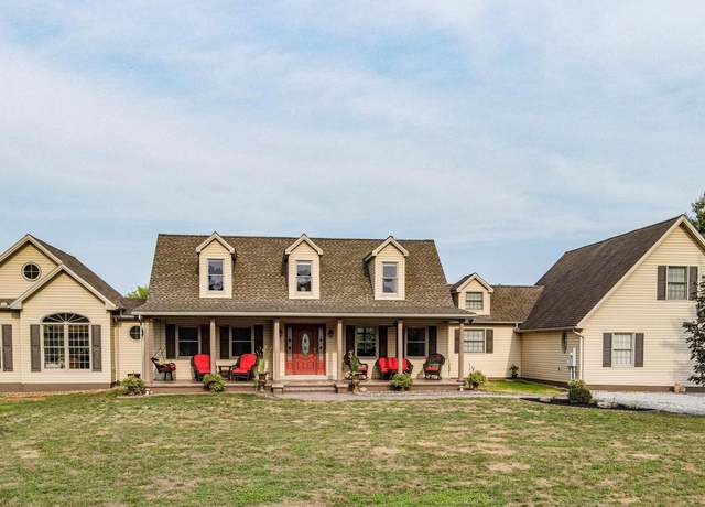 Property at 6861 Pleasantview Dr, Thomasville, PA 17364, 4 beds, 3.5 baths