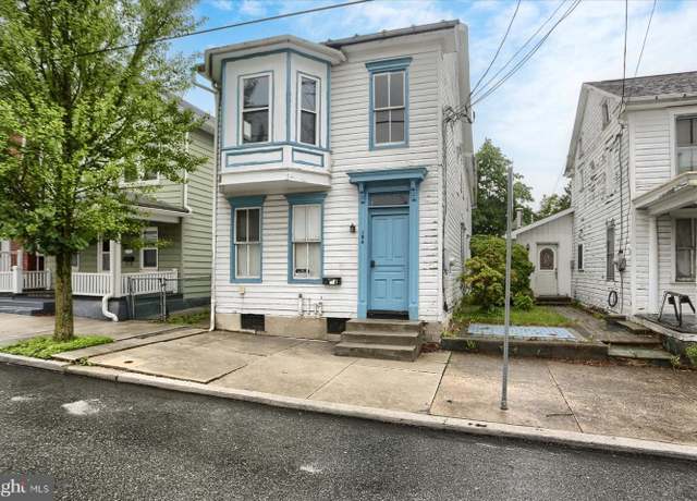 Property at 154 S Baltimore St, Dillsburg, PA 17019, 3 beds