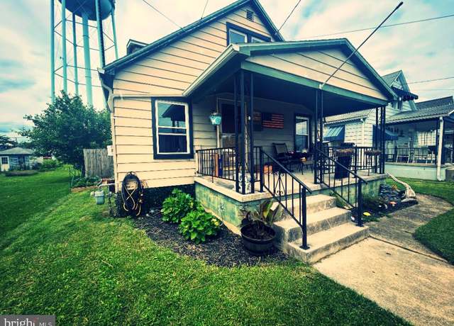Property at 416 E Hanover St, Hanover, PA 17331, 3 beds, 2 baths