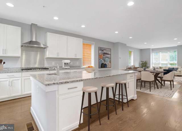 Property at 721 Watson St, Alexandria, VA 22301, 4 beds, 4.5 baths