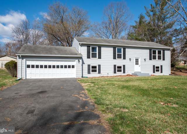 Property at 4328 Mountain View Dr, Haymarket, VA 20169, 5 beds, 3 baths