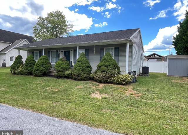 Property at 327 Athletic St, Martinsburg, WV 25404, 3 beds, 2 baths