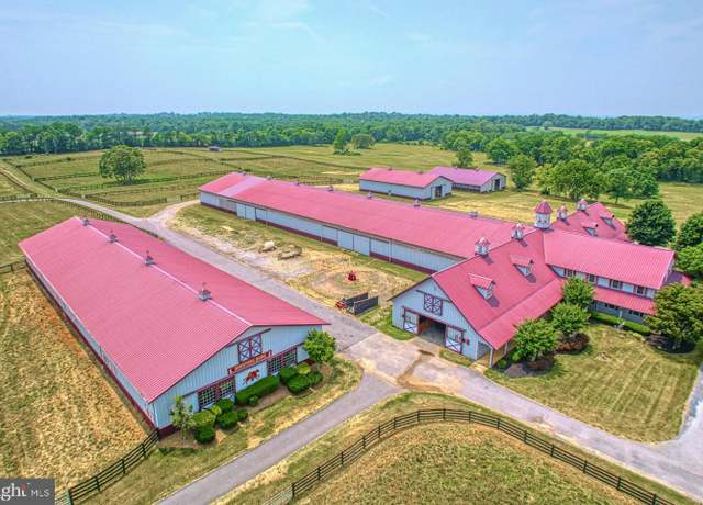 Property at 1237 Earle Rd, Charles Town, WV 25414, 3 beds, 3 baths