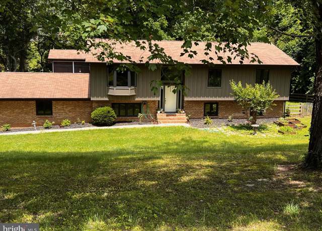 Property at 1200 Neptune Ln, Huntingtown, MD 20639, 4 beds, 2.5 baths