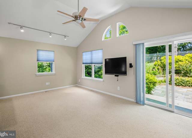Property at 35 San Diego Dr, Magnolia, NJ 08049, 3 beds, 2 baths
