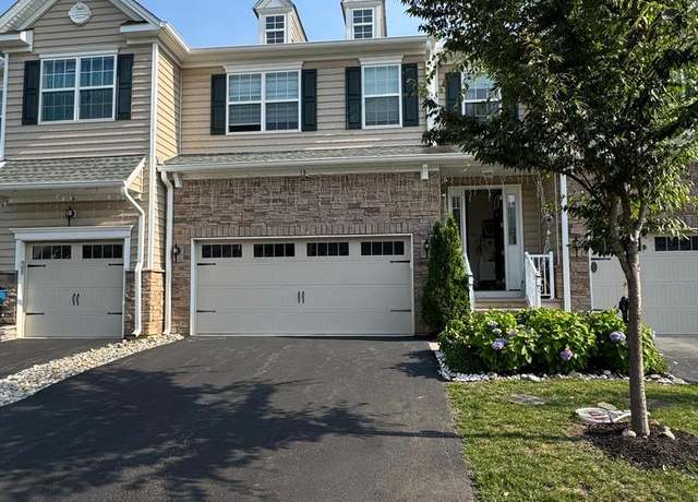 Property at 18 Larkspur Ln, Monroe Township, NJ 08831, 3 beds, 2.5 baths