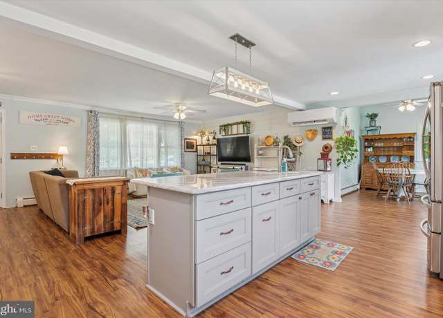 Property at 18 Longview Rd, Glen Mills, PA 19342, 4 beds, 2 baths