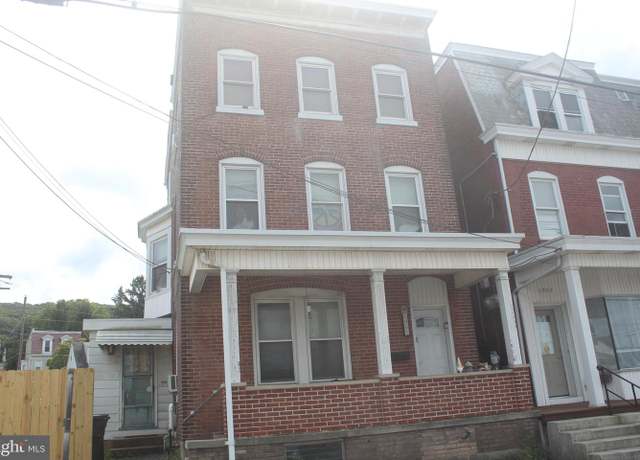 Property at 1901 W Market St, Pottsville, PA 17901, 4 beds, 2 baths