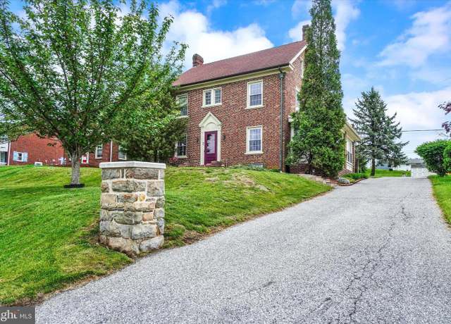 Property at 3070 W Market St, York, PA 17404, 3 beds, 2 baths