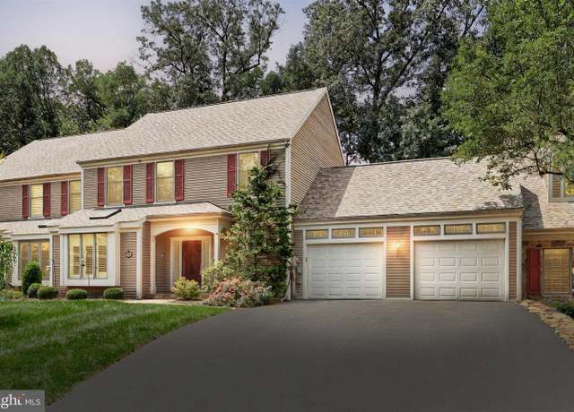 Property at 2064 Rosewood Ln, York, PA 17403, 3 beds, 2.5 baths