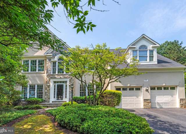 Property at 12691 Fox Woods Dr, Herndon, VA 20171, 4 beds, 4.5 baths
