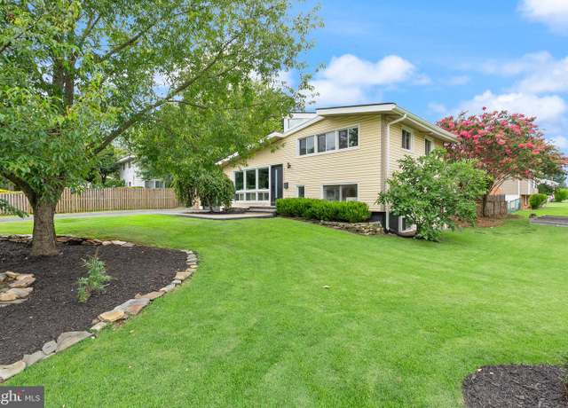 Property at 4208 Javins Dr, Alexandria, VA 22310, 3 beds, 2.5 baths