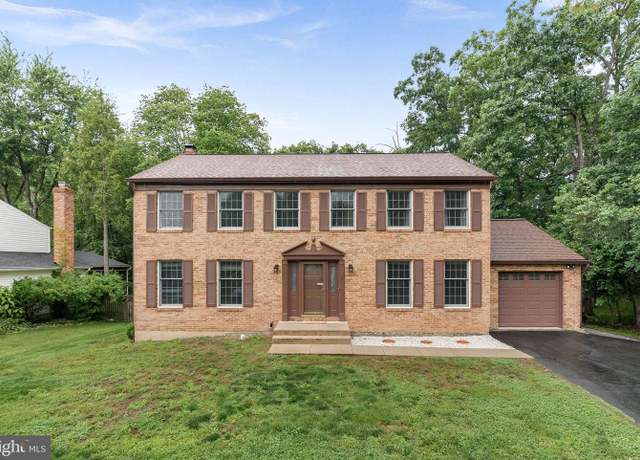 Property at 128 Applegate Dr, Sterling, VA 20164, 4 beds, 2.5 baths