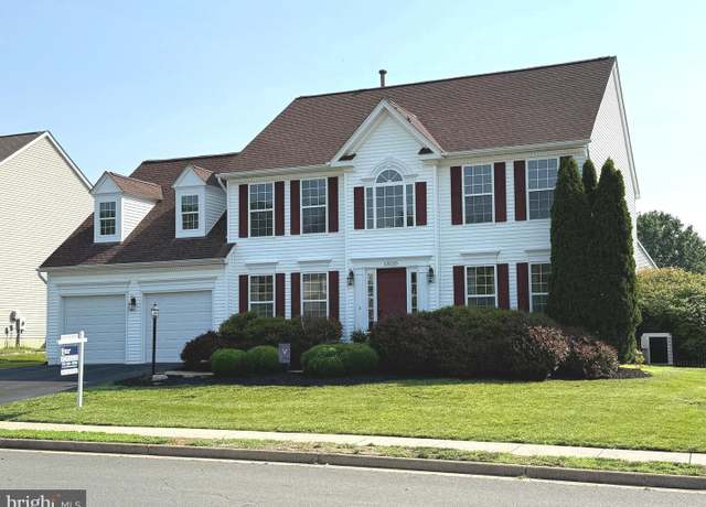 Property at 13225 Scottish Hunt Ln, Bristow, VA 20136, 4 beds, 3.5 baths