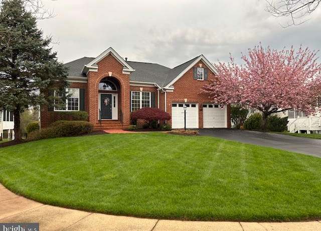 Property at 15236 Weiskopf Ct, Haymarket, VA 20169, 2 beds, 3 baths