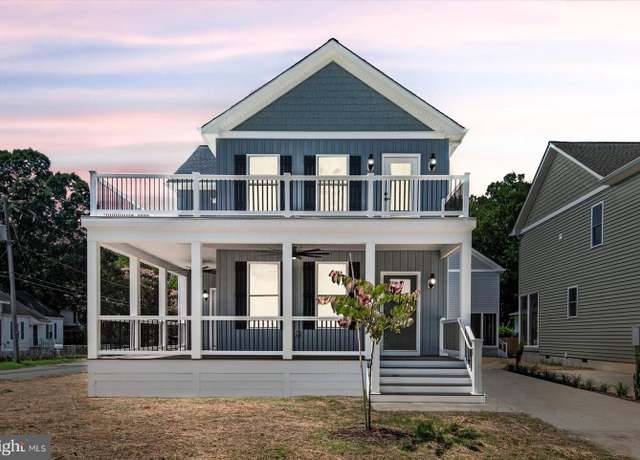 Property at 700 Taggart St, Colonial Beach, VA 22443, 4 beds, 3.5 baths
