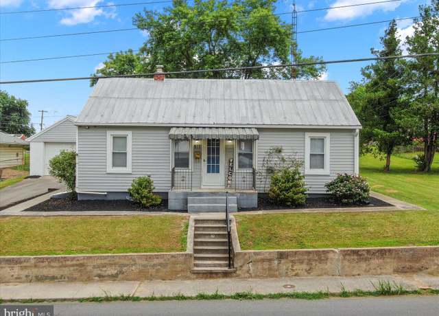Property at 511 E Moler Ave, Martinsburg, WV 25404, 3 beds, 1 bath
