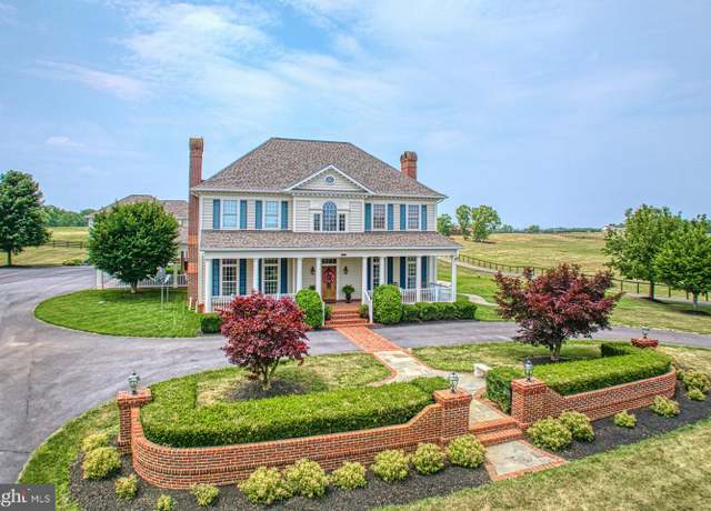Property at 899 Earle Rd, Charles Town, WV 25414, 4 beds, 3.5 baths