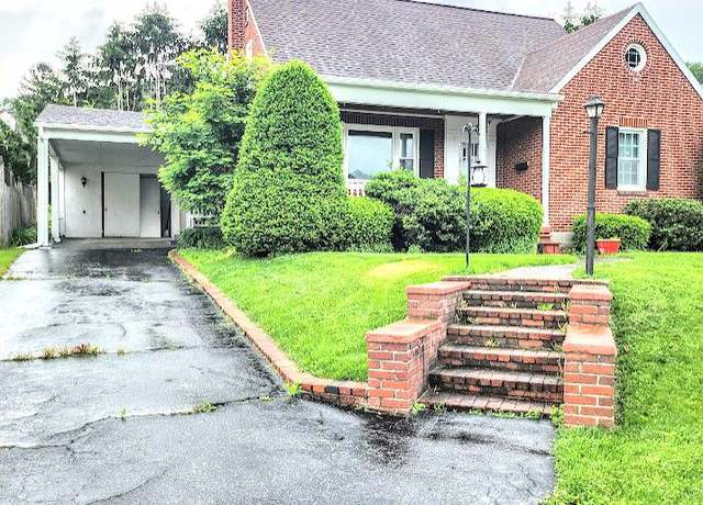 Property at 612 S Thomas St, Bedford, PA 15522, 4 beds, 2 baths