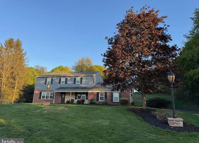 Property at 37 Valley Dr, Furlong, PA 18925, 4 beds, 3.5 baths