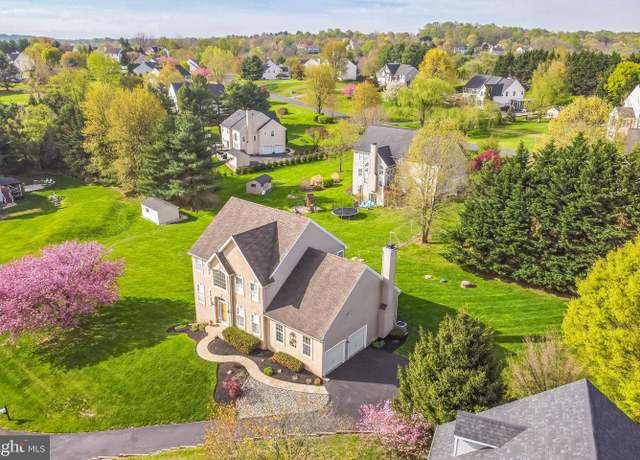 Property at 12 Rushford Pl, Avondale, PA 19311, 4 beds, 2.5 baths