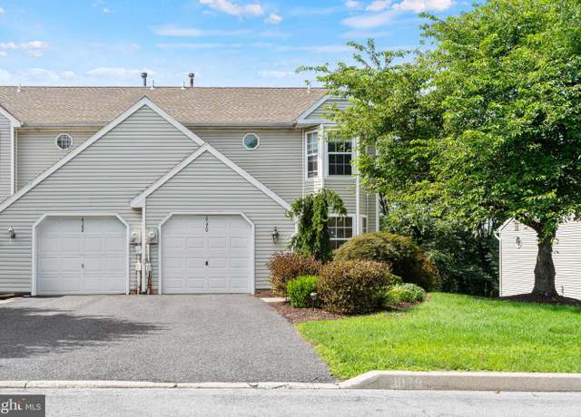 Property at 6170 Spring Knoll Dr, Harrisburg, PA 17111, 3 beds, 2.5 baths