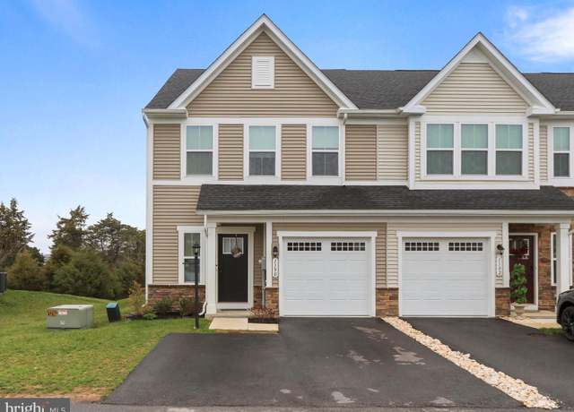 Property at 1190 Emilys Ct, Greencastle, PA 17225, 3 beds, 2.5 baths