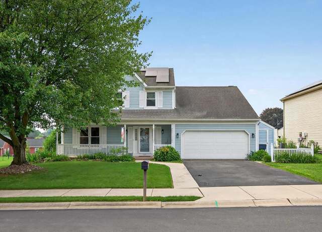 Property at 320 Dogwood Ln, New Holland, PA 17557, 4 beds, 2.5 baths