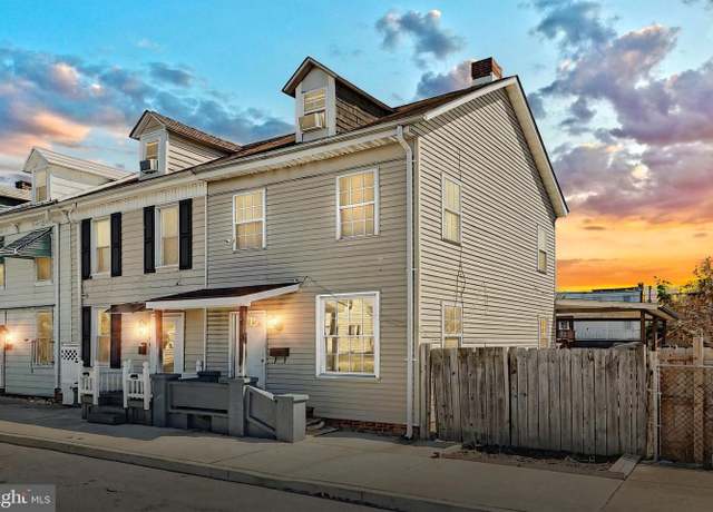 Property at 744 Wallace St, York, PA 17403, 3 beds, 1 bath