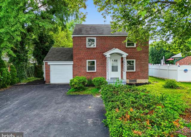 Property at 2628 N George St, York, PA 17406, 3 beds, 1.5 baths