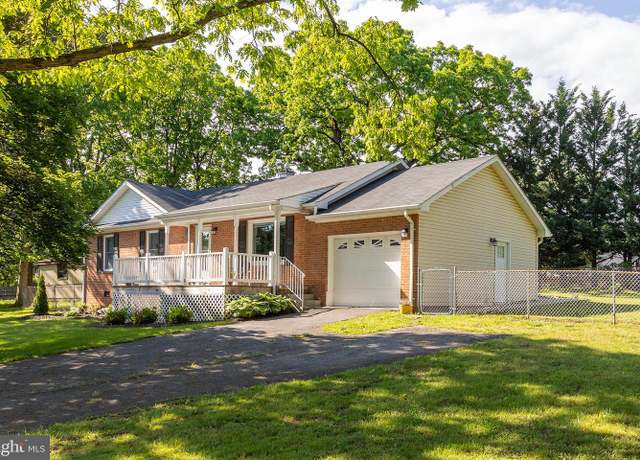 Property at 200 Dogwood Rd, Winchester, VA 22602, 3 beds, 1.5 baths