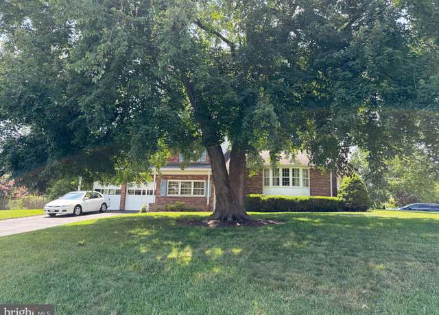 Property at 8310 Ashwood Dr, Alexandria, VA 22308, 4 beds, 2.5 baths