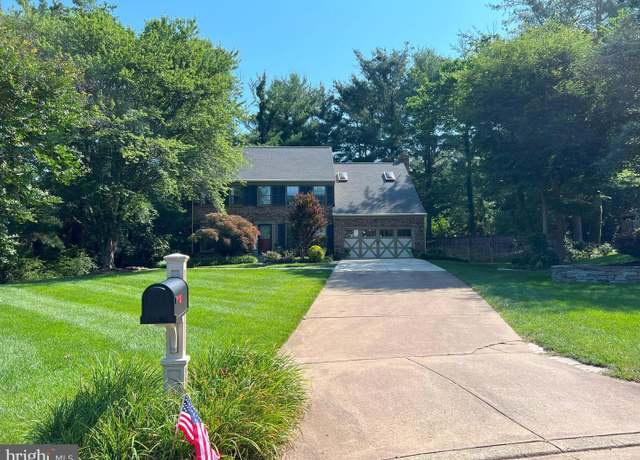 Property at 1631 Autumnwood Dr, Reston, VA 20194, 4 beds, 4.5 baths