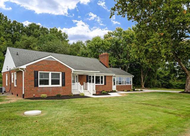 Property at 1102 Burton St, Woodbridge, VA 22191, 5 beds, 3 baths