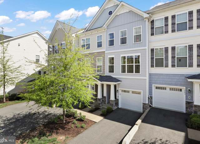 Property at 12741 Lotte Dr, Woodbridge, VA 22192, 3 beds, 3.5 baths