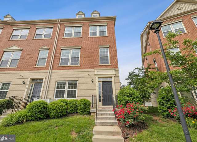 Property at 16110 Haygrath Pl, Gainesville, VA 20155, 4 beds, 3.5 baths