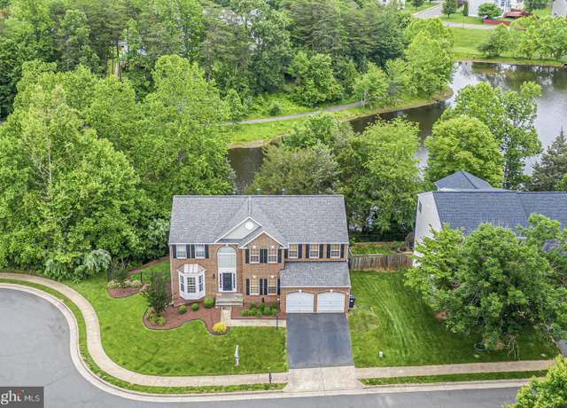 Property at 5223 Daybreak Ln, Woodbridge, VA 22193, 6 beds, 3.5 baths