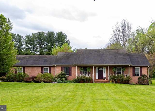 Property at 63 Sharons Ln, Martinsburg, WV 25403, 3 beds, 2 baths