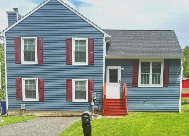 Property at 821 W Potomac St, Brunswick, MD 21716, 3 beds, 3 baths