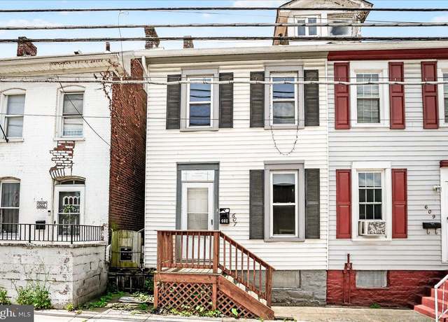Property at 607 Salem Ave, Hagerstown, MD 21740, 4 beds, 1 bath