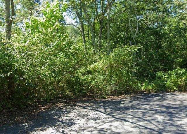 Property at 14 Robin Ln, West Berlin, NJ 08091
