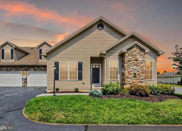 Property at 31 Ivy Ln, Gettysburg, PA 17325, 3 beds, 2.5 baths