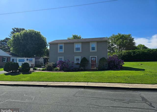 Property at 536 Westfield Dr, New Holland, PA 17557, 3 beds, 2 baths